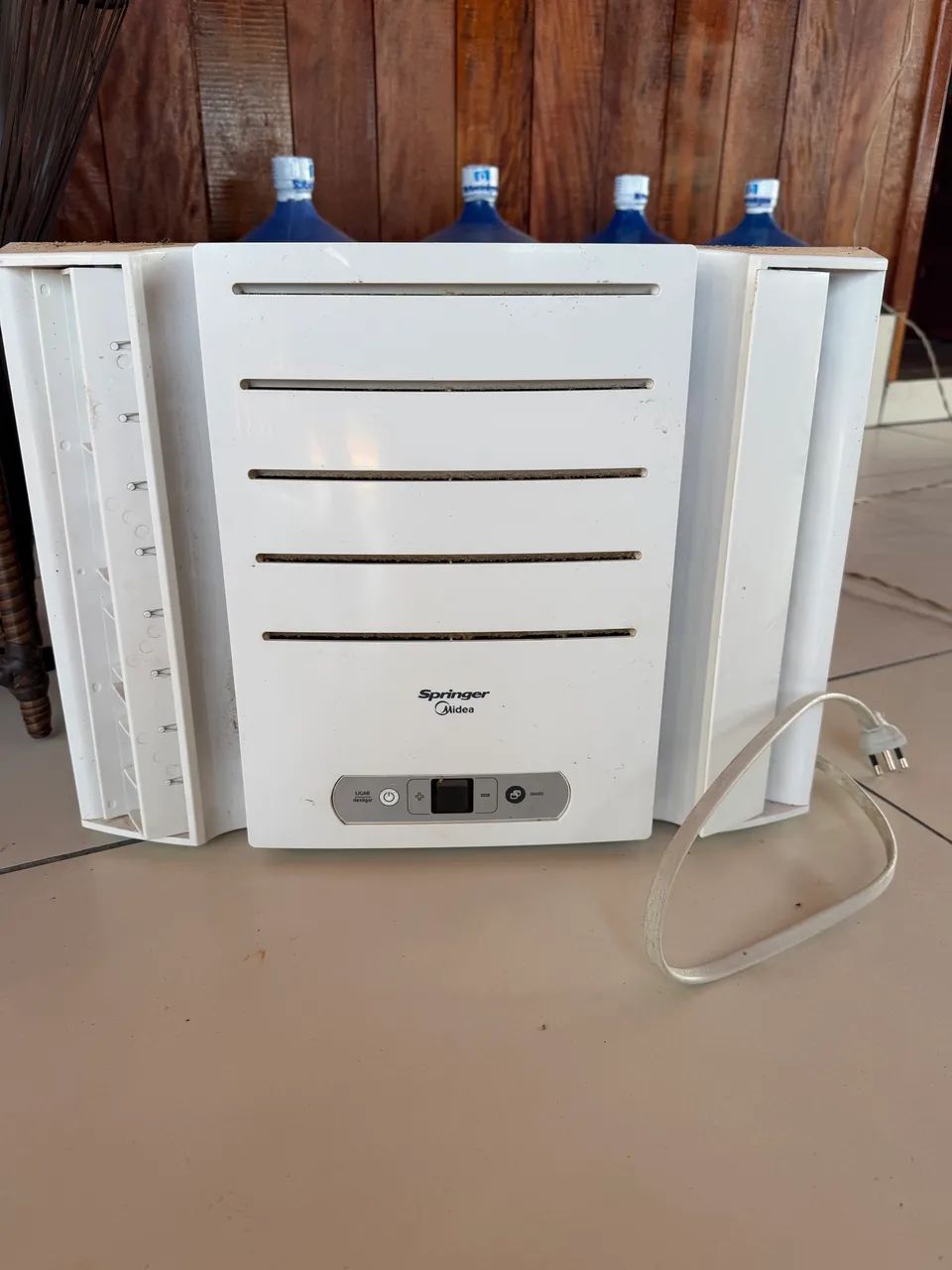 Ar condicionado de janela 10 mil Btu com controle remoto  - Foto 2
