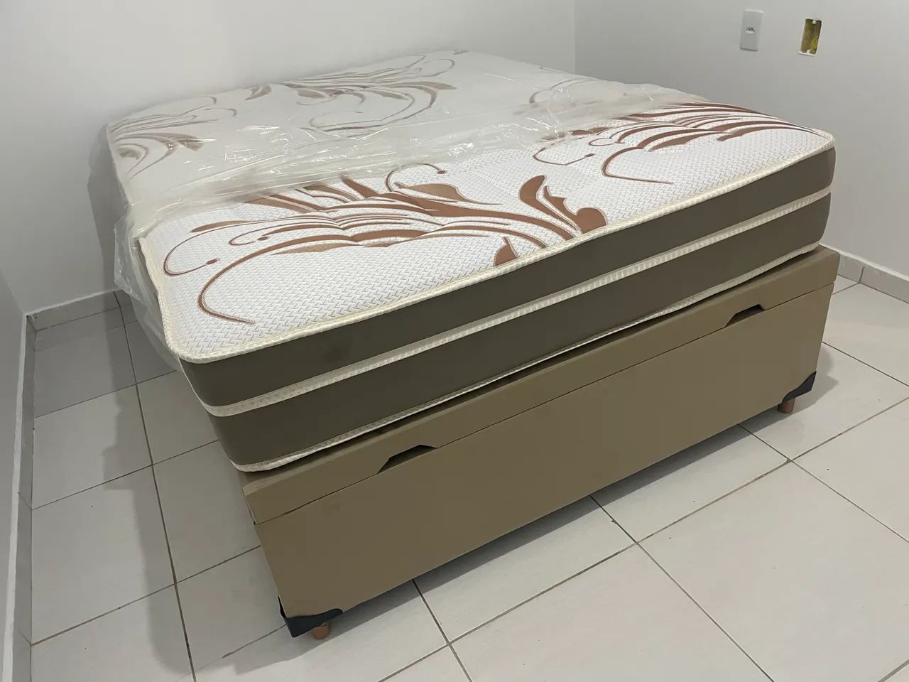 Cama box baú + colchão de molas ensacadas