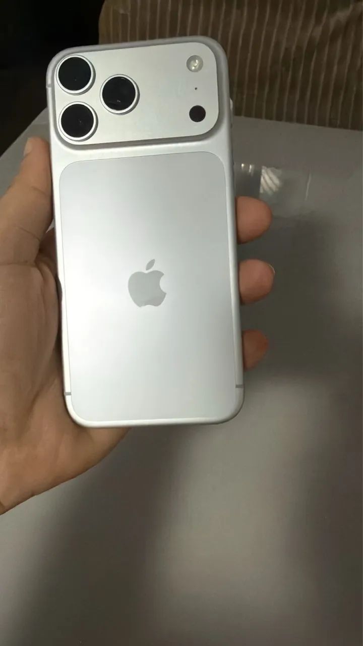 iPhone 17 pro Max 256gb apenas 24 dias de ativado - Celulares e