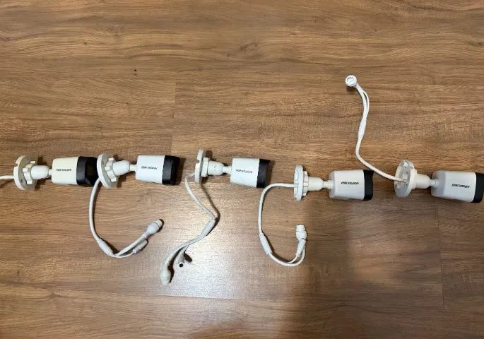 5x Camera Hikvision  - 2CD1021G0-I - Foto 3