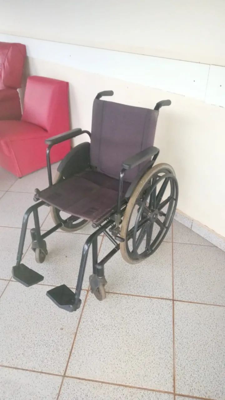CADEIRA DE RODA DOBRAVEL