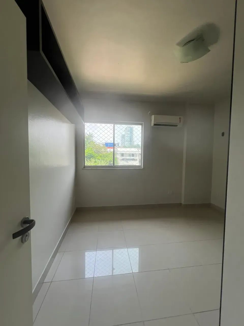 EDIFICIO BOULEVARD AMAZONAS- ADRIANOPOLIS - 03 QTOS - 4.800,00 - Foto 4
