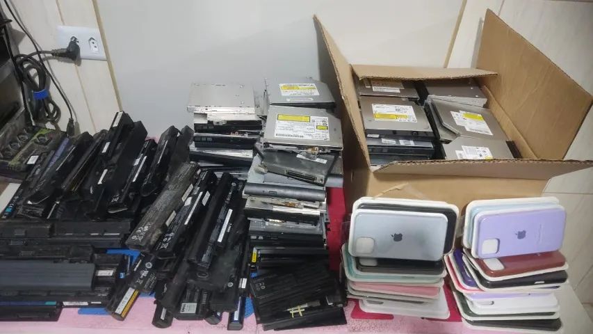 Lote de informática e eletrônicos diversos (ref 07)