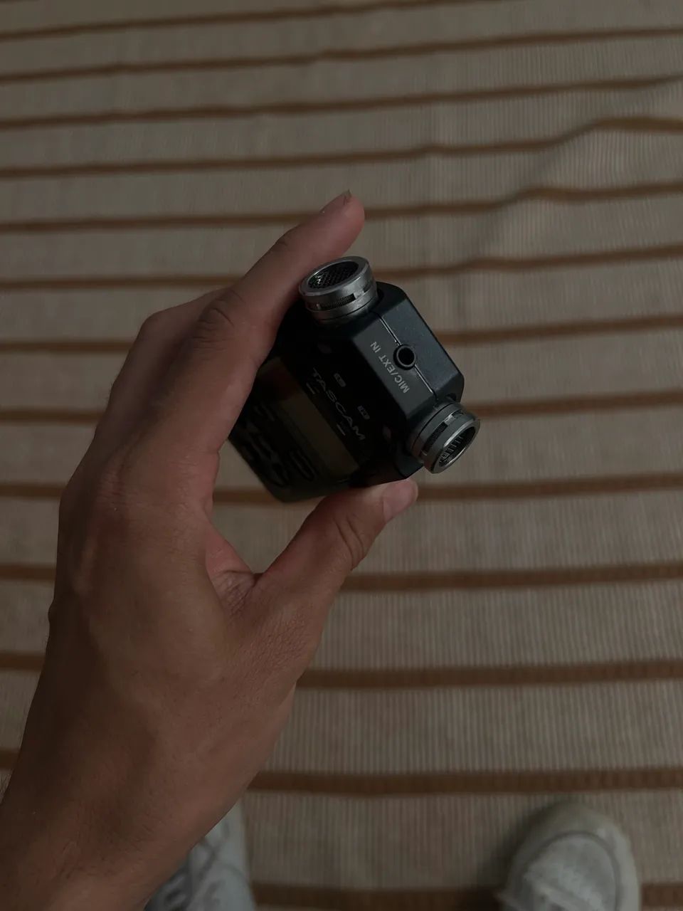 Gravador de áudio digital USB com interface estéreo Tascam DR05x, cor preta - Foto 3