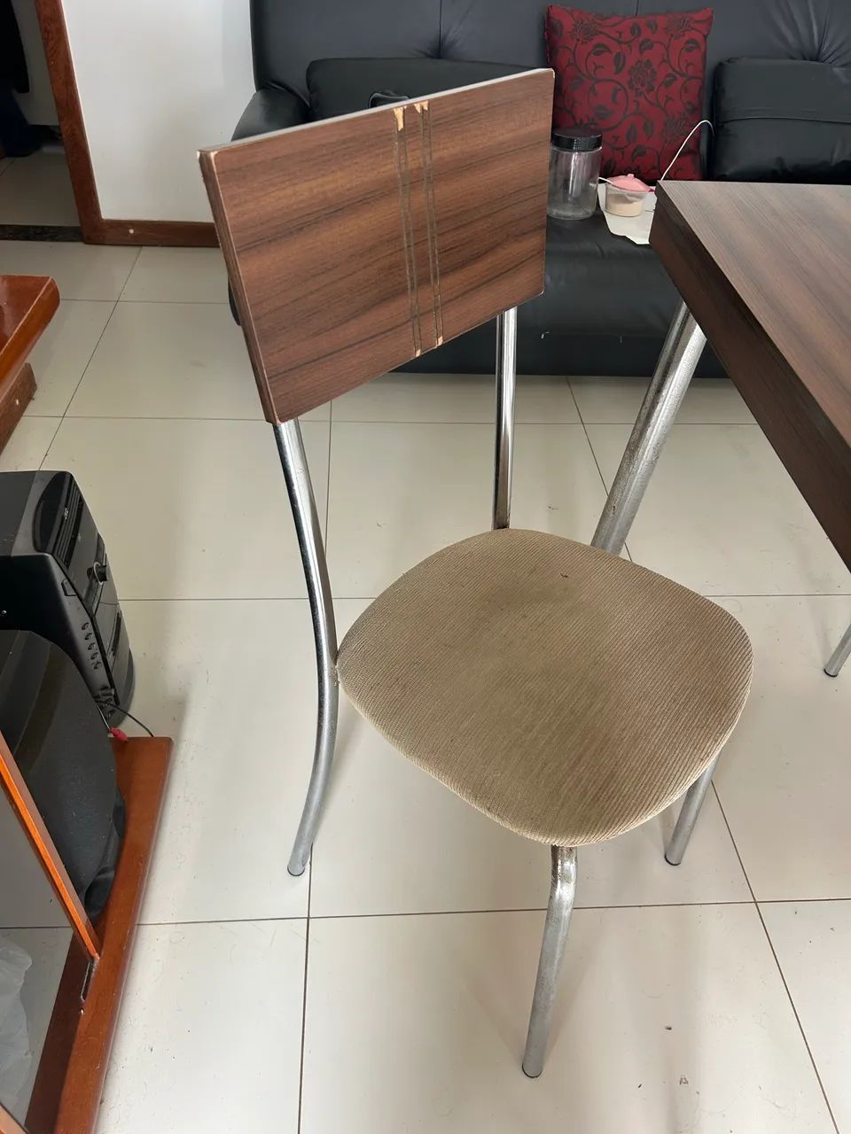 Mesa com 4 cadeiras  - Foto 2