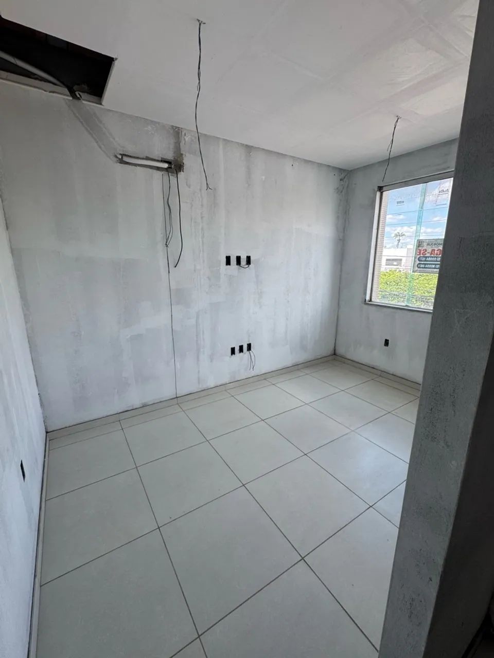 Aluga-se apartamentos com salas comerciais