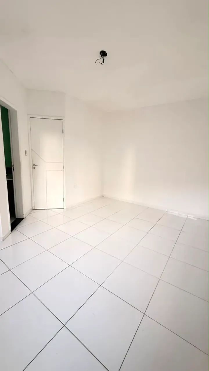 EV. Alugo apartamento próximo a UNDB e escolas - Foto 3