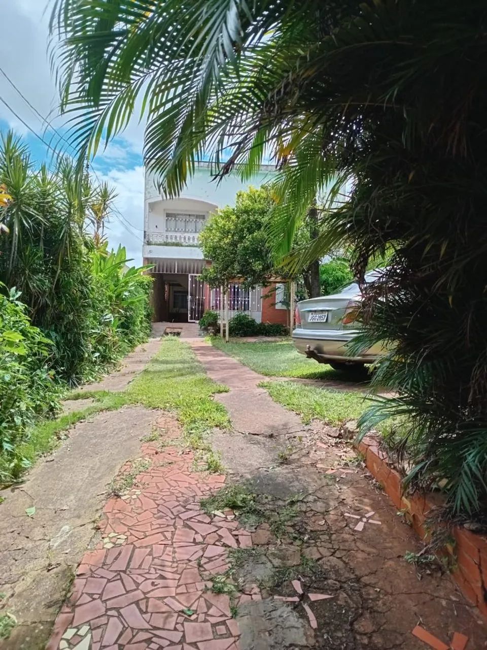Aluga- se quarto 