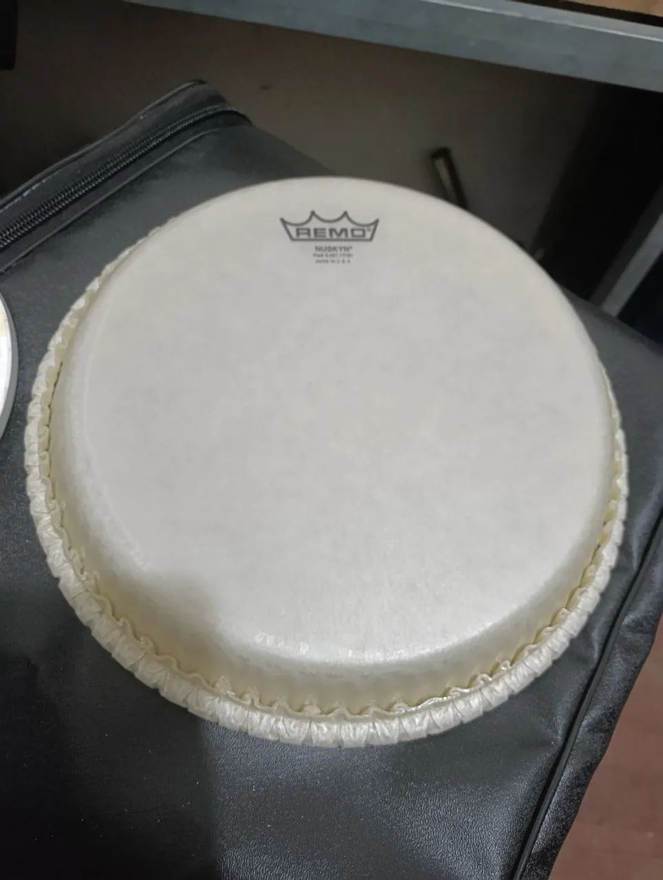 VENDO PELE SINTÉTICA REMO 10 POLEGADAS 