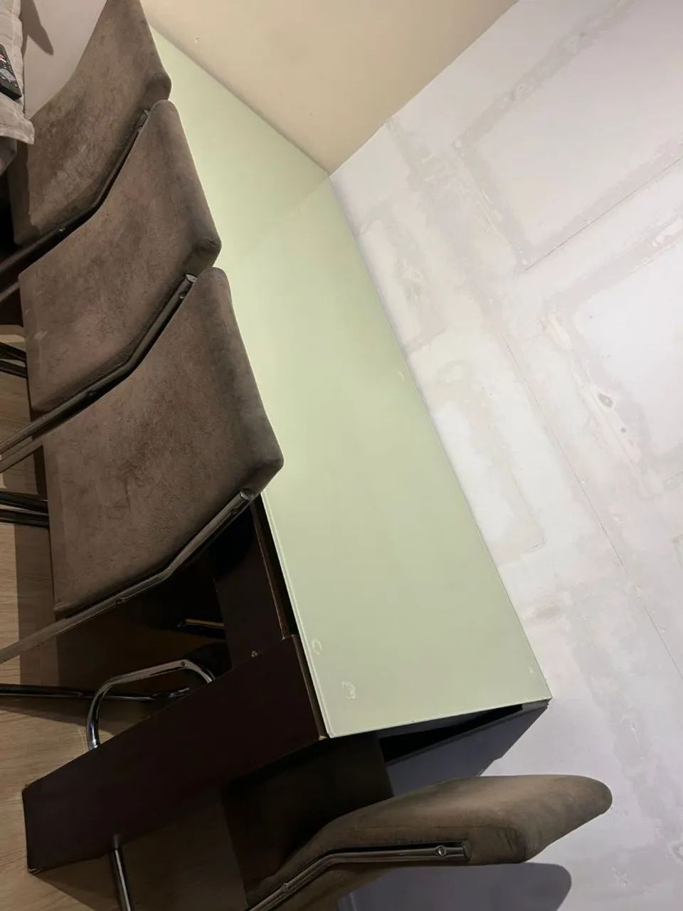 Mesa de jantar 6lugares com cadeiras