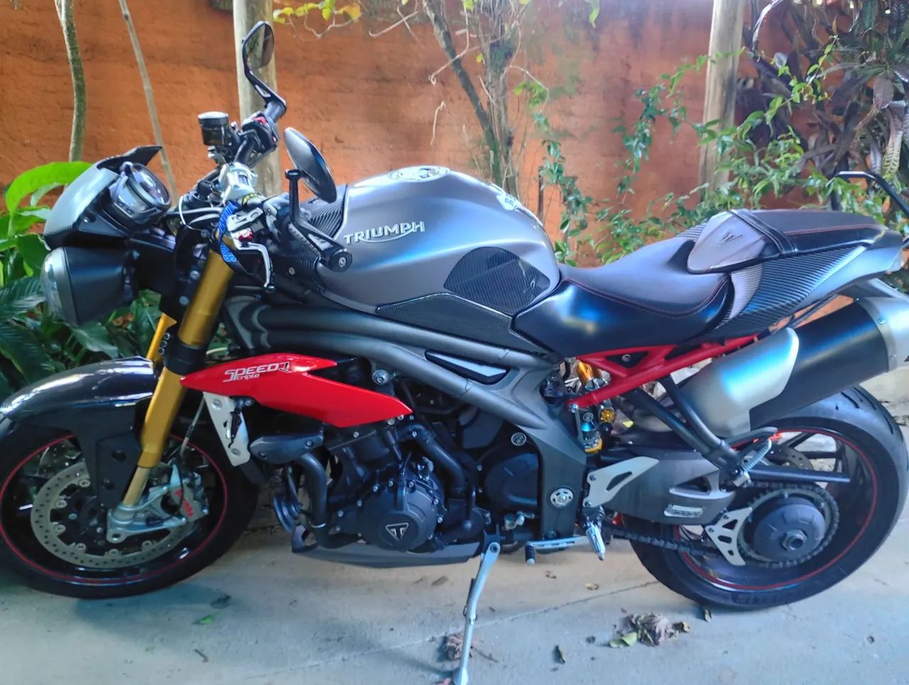 TRIUMPH SPEED TRIPLE 1050R ZERADA 