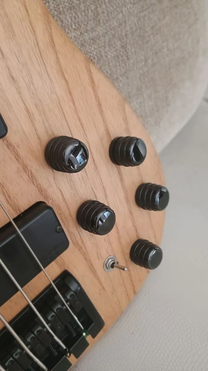 Baixo Cort B5 5 cordas  - Foto 4