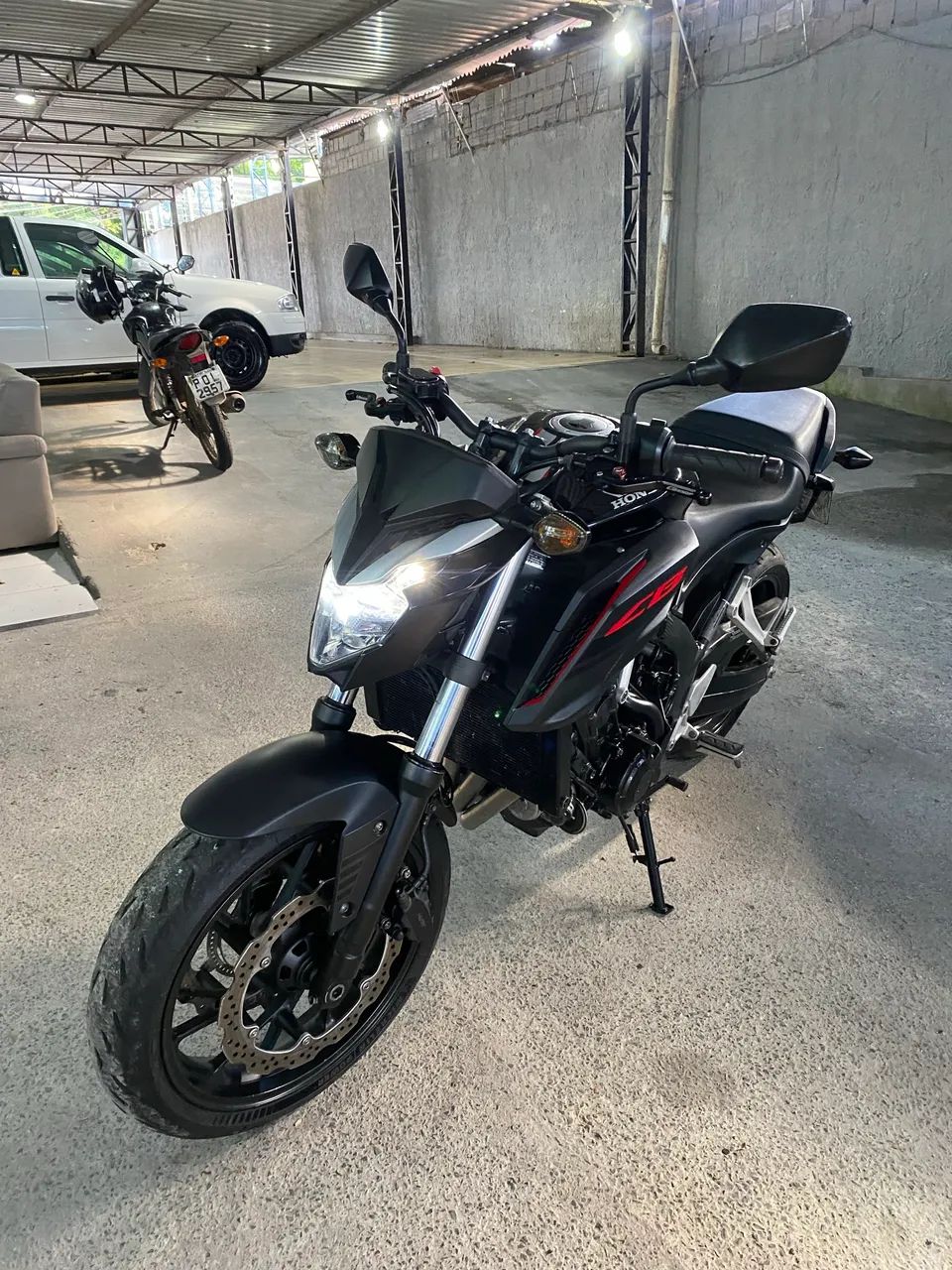 Honda CB650F - Foto 2