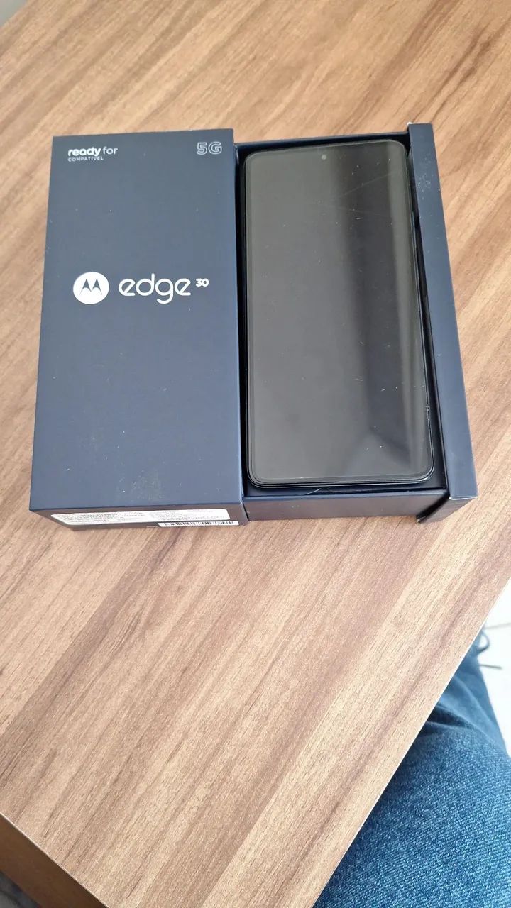 Celular Motorola Edge 30 na caixa 