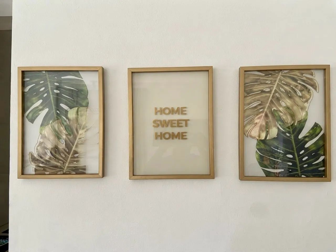 Conjunto para Sala: Poltrona, 3 Quadros e 2 Mesas de Canto - Foto 5
