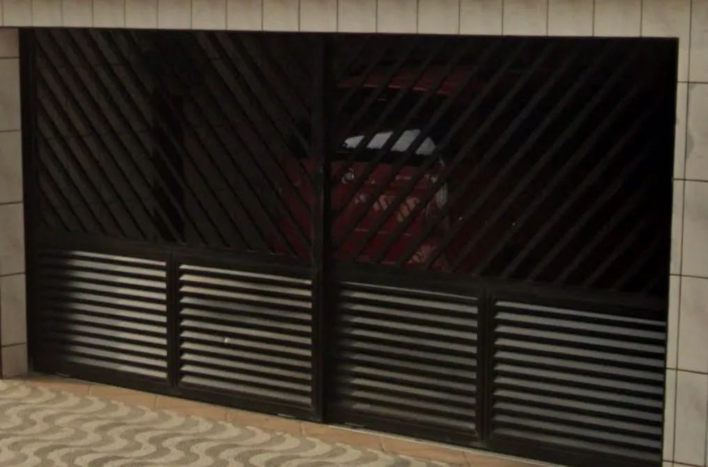 Black aluminum sliding gate