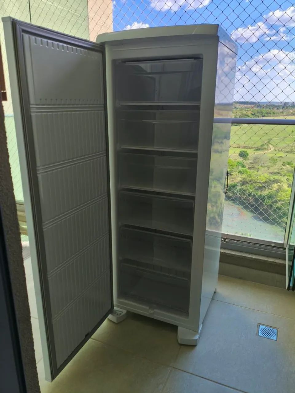Freezer 197L Electrolux FE23 Vertical - Foto 3