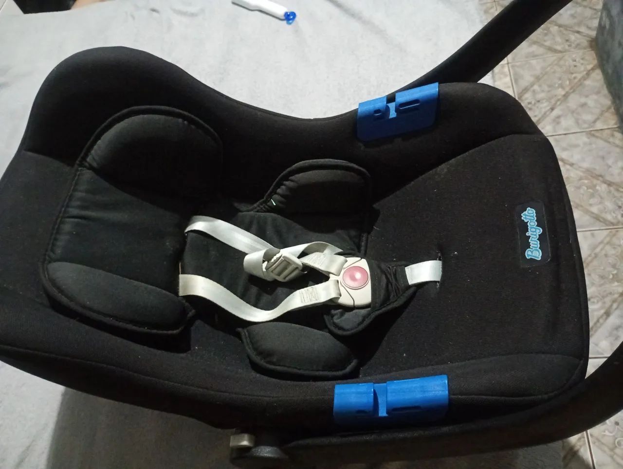 Vende-se bebê conforto 