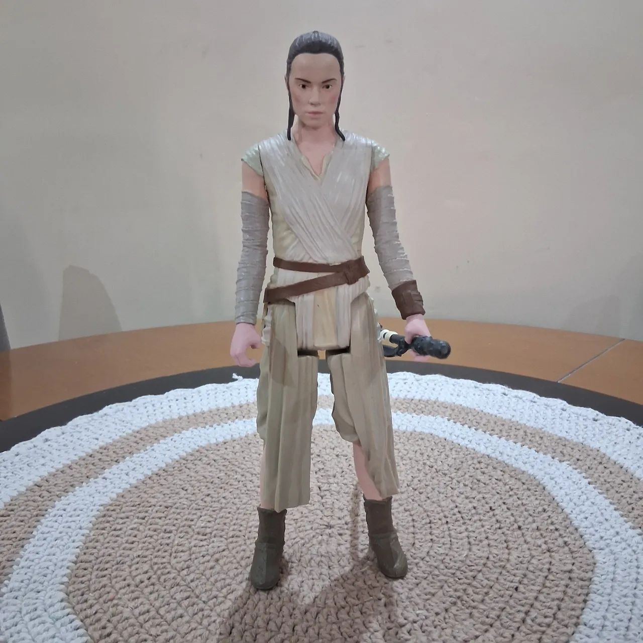 Boneco Rey Star Wars 27,5 cm Hasbro Com Bastão