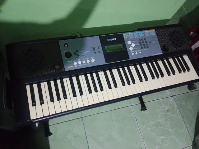 Teclado YAMAHA Psr - E233 - Foto 2
