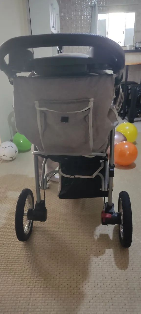 Carrinho com bebê conforto acoplado - Foto 3