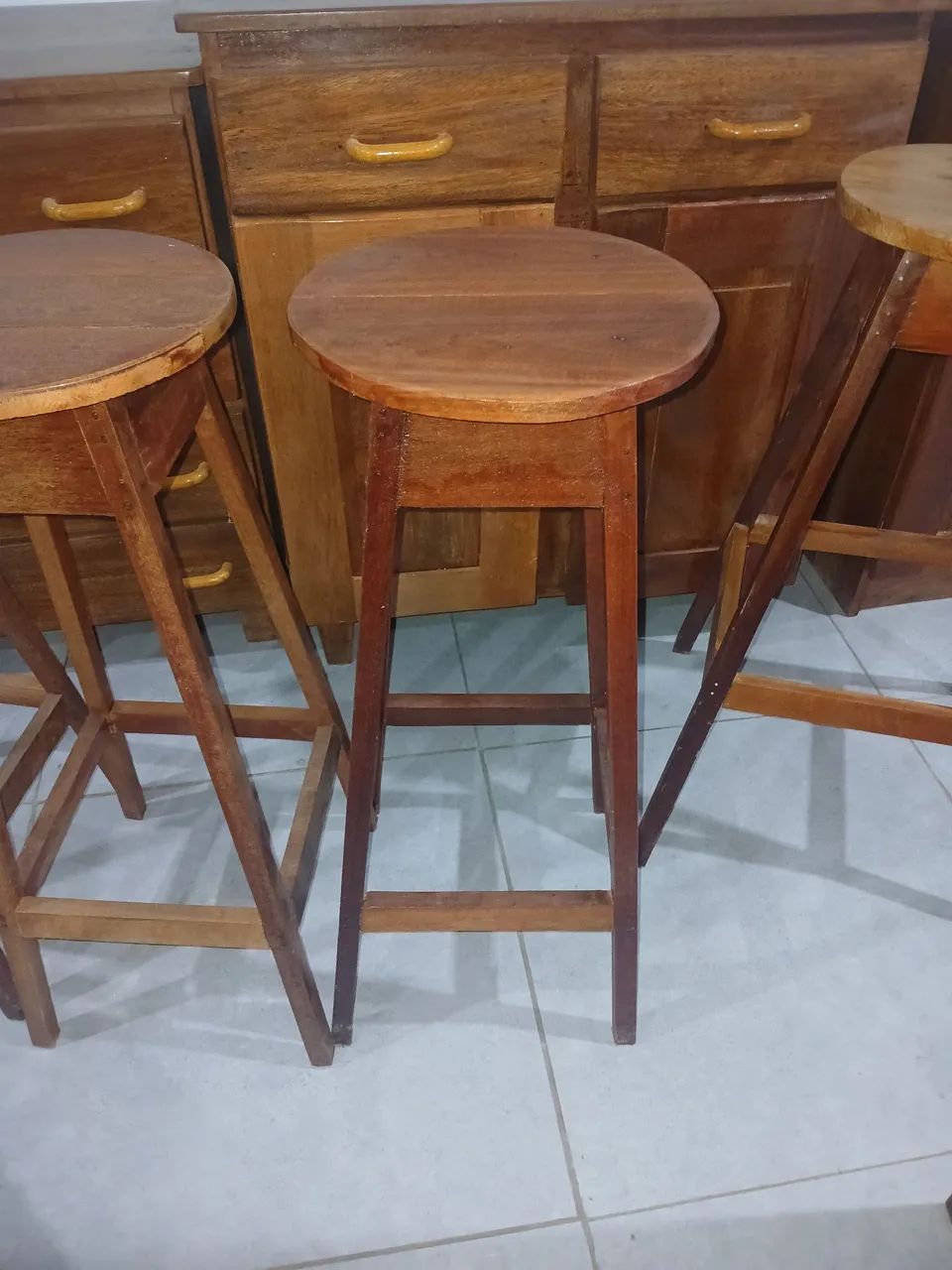 BANCOS DE MADEIRA PARA BALCÃO.  - Foto 3