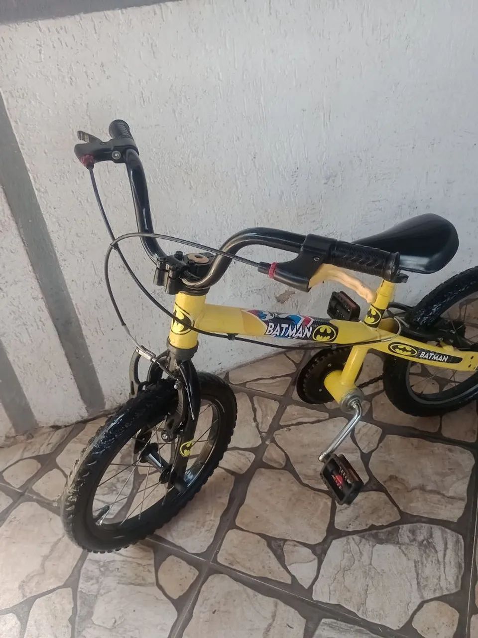 Bicicleta infantil aro 16 com personagem do Batman  - Foto 4