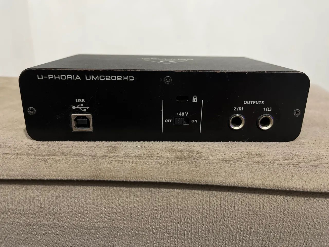 Vendo placa de áudio UMC202HD behringer - Foto 3