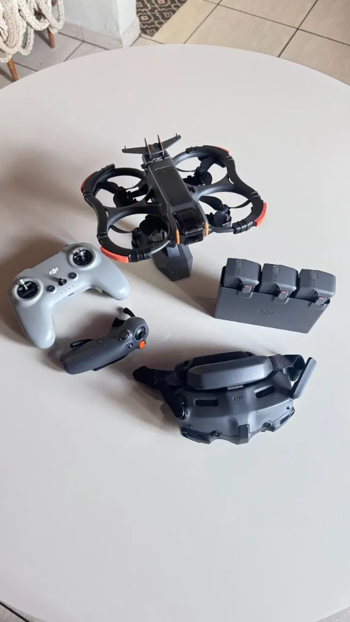 Drone DJI Avata 2 Fly More Combo  2 Controles - Completo - Foto 4