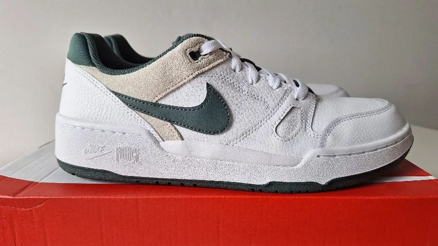 Tênis Nike Full Force