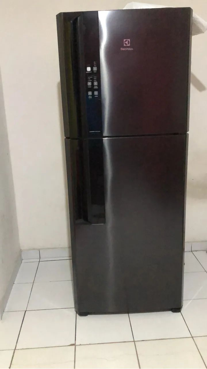 Geladeira semi nova 