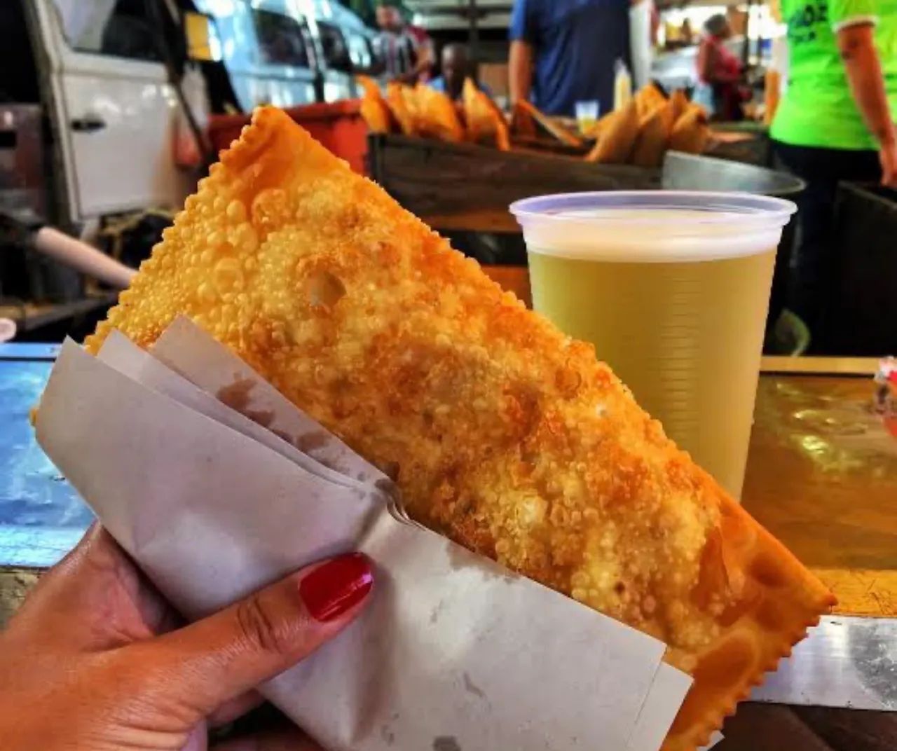 ATENDENTE DE PASTELARIA