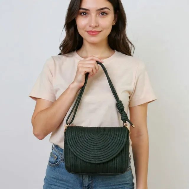 Bolsa Verde Artesanal com Alça de Corda