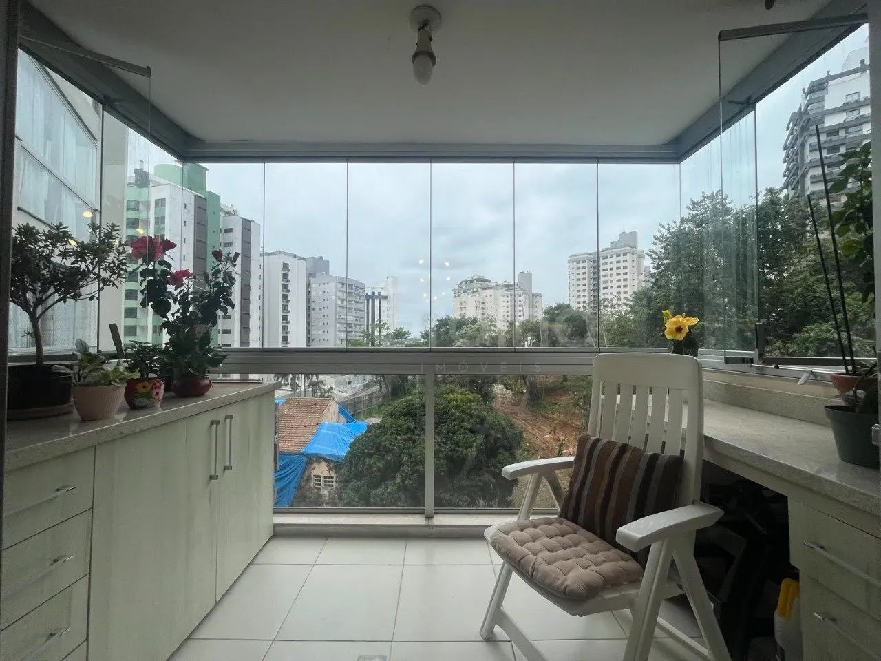 Apartamento de 101m² com 3 dormitórios mobiliado - Foto 4