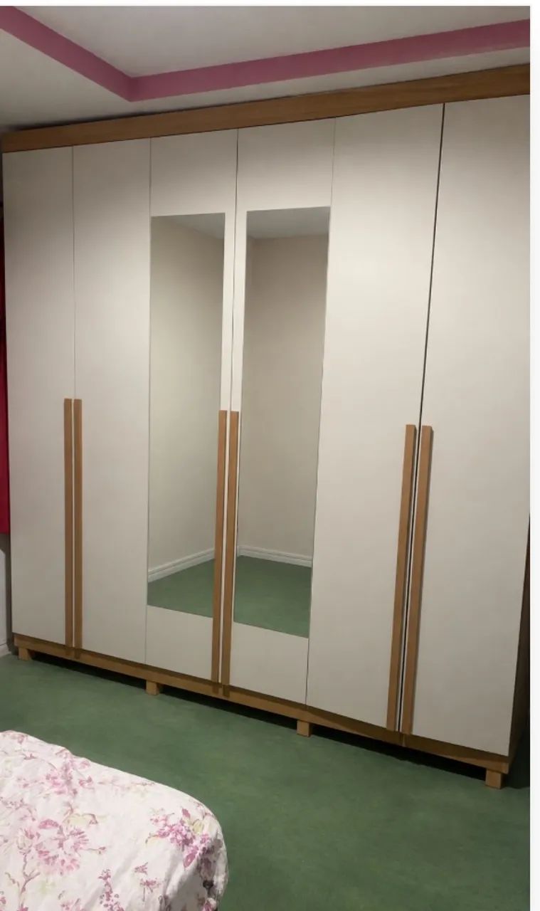 Guarda roupa 6 portas