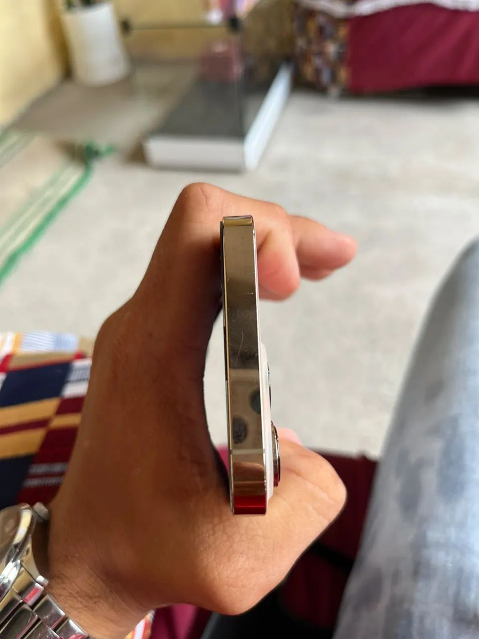 Troco iPhone 13 Pro pelo 13 normal com volta do interessado  - Foto 2