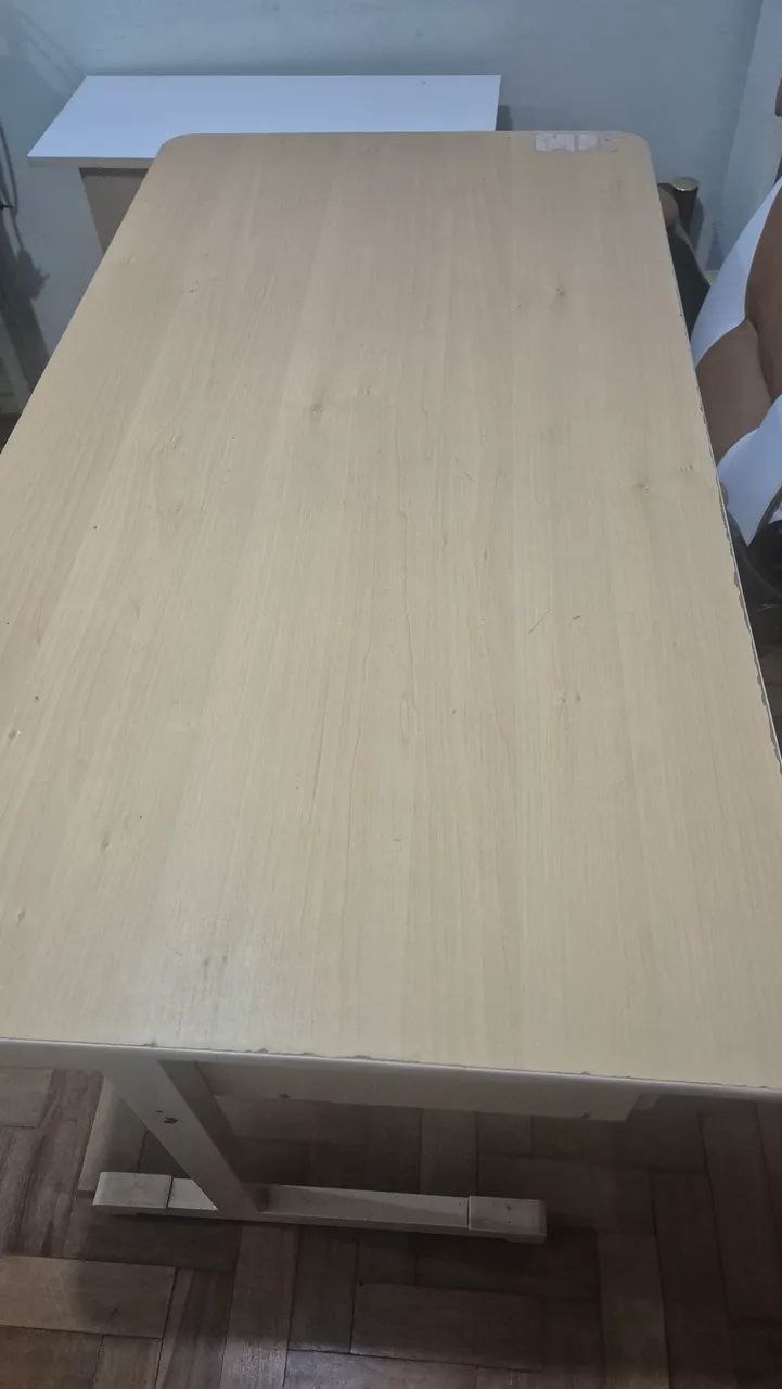 Mesa de estudo com.3 gavetas  - Foto 4