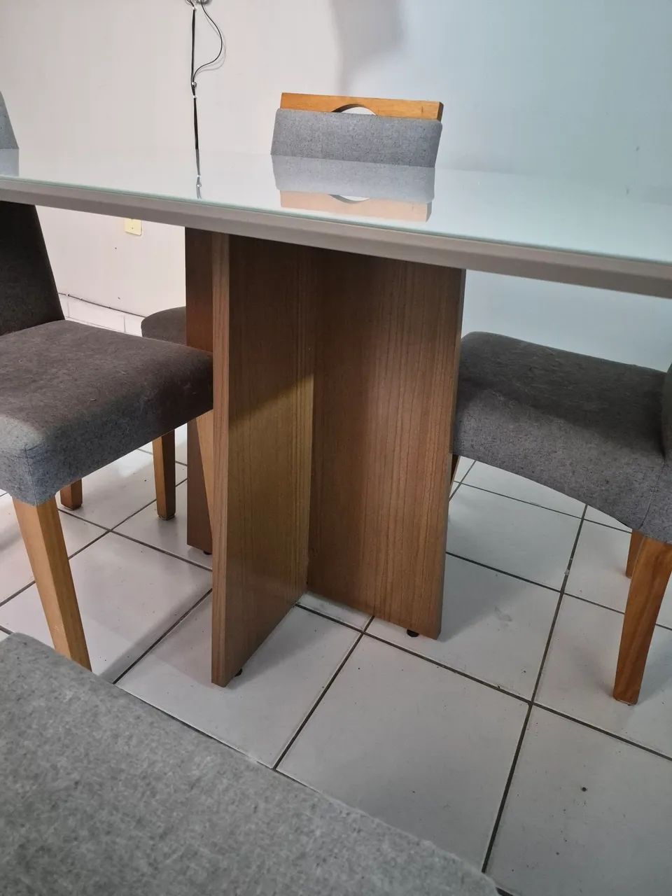 Mesa em MDF com vidro temperado 4 lugares  - Foto 2