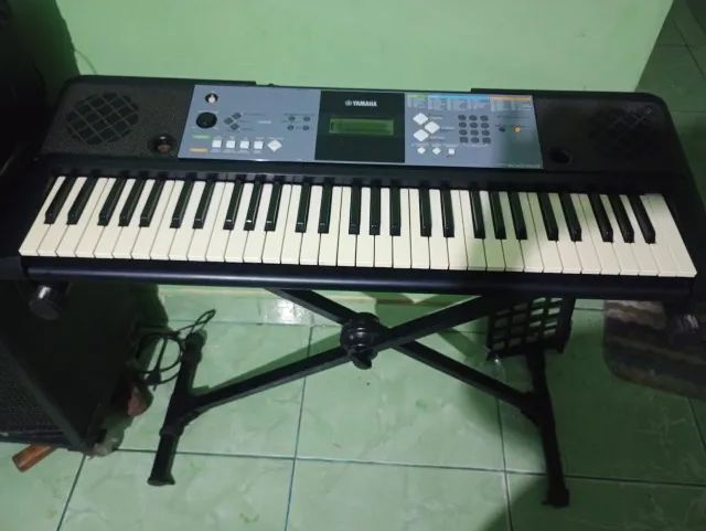 Teclado YAMAHA Psr - E233