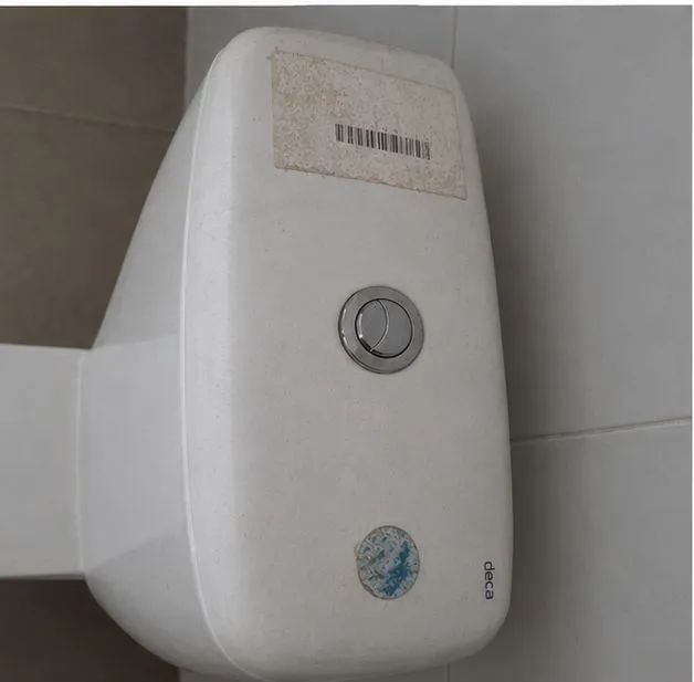 Vaso sanitário da deca com caixa aclopada sem uso - Foto 2