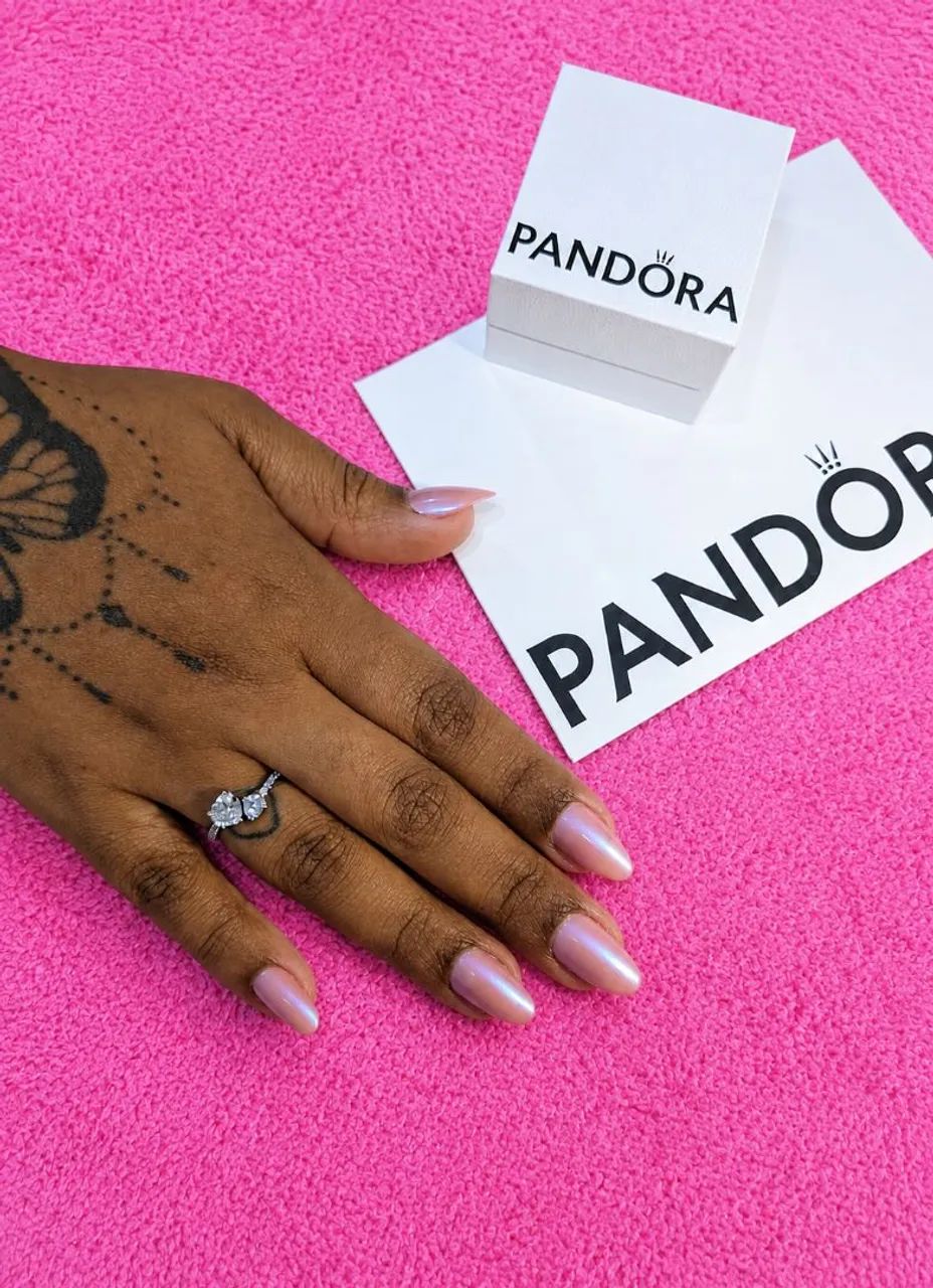 anel pandora prata dois corações aro 18 - Foto 5