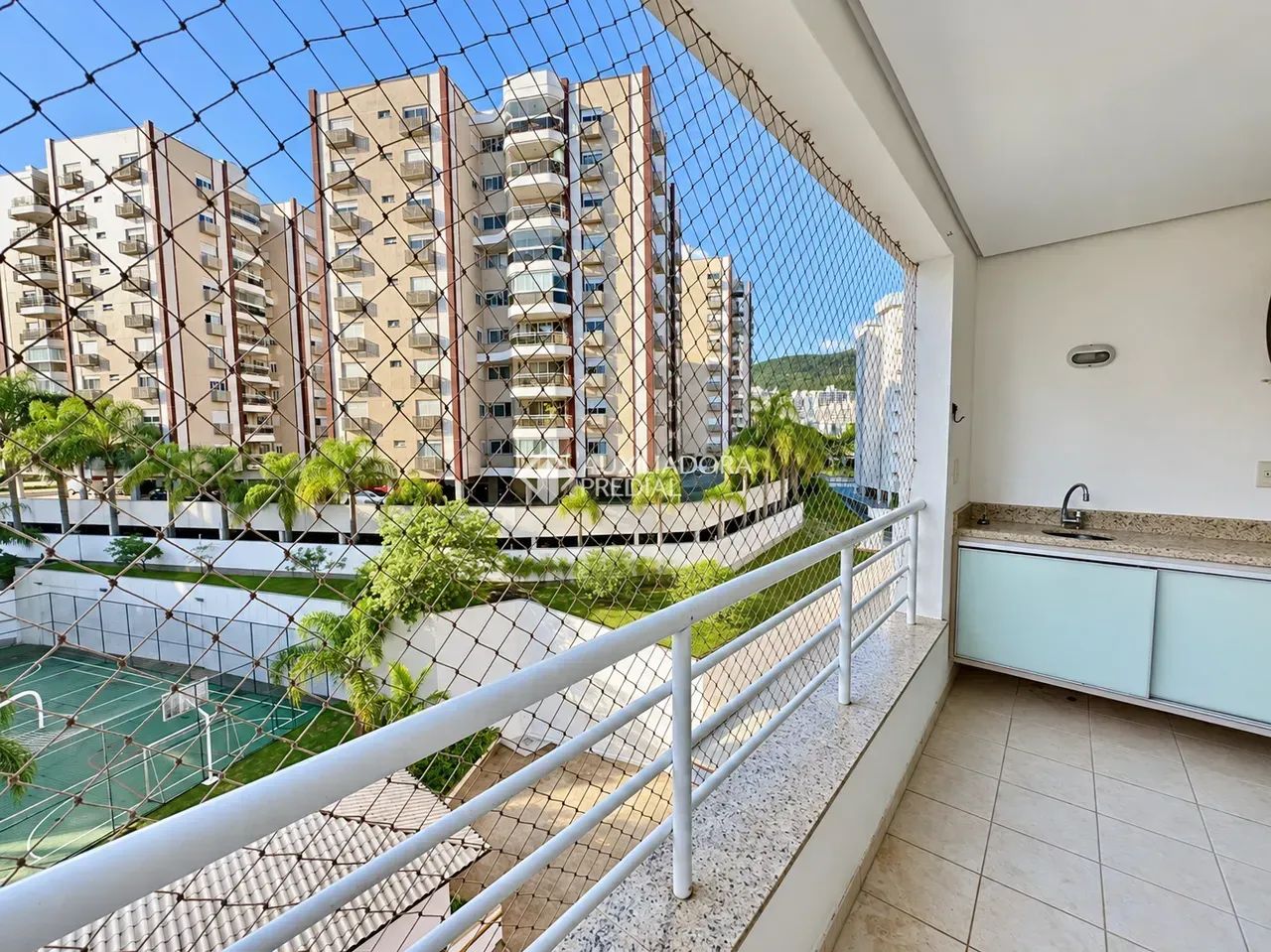 Imóvel para venda possui 71 metros quadrados com 2 quartos em Itacorubi - Florianópolis - 
