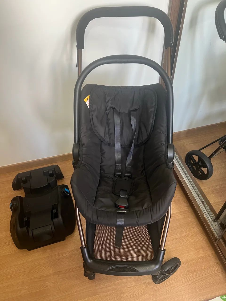 Carrinho de Bebê - Bebê Conforto - Moisés e Base - Galzerano - Foto 4