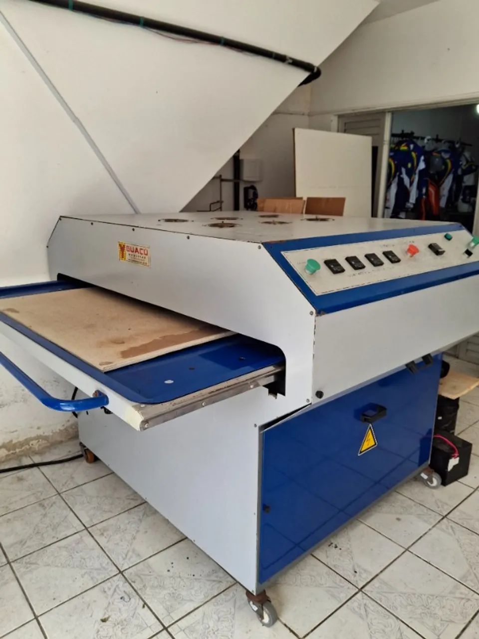 Prensa para Sublimação 2 Bandejas 100x140cm Peneumática + Compressor 15L