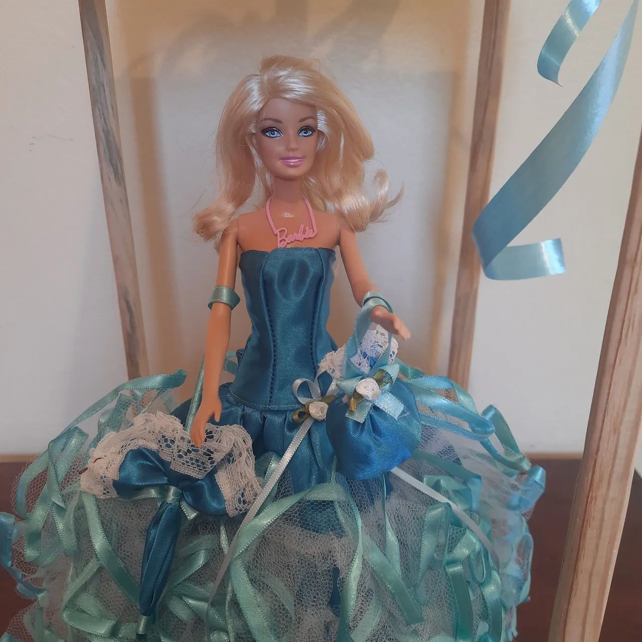 Boneca Barbie Dama de Época  - Foto 2