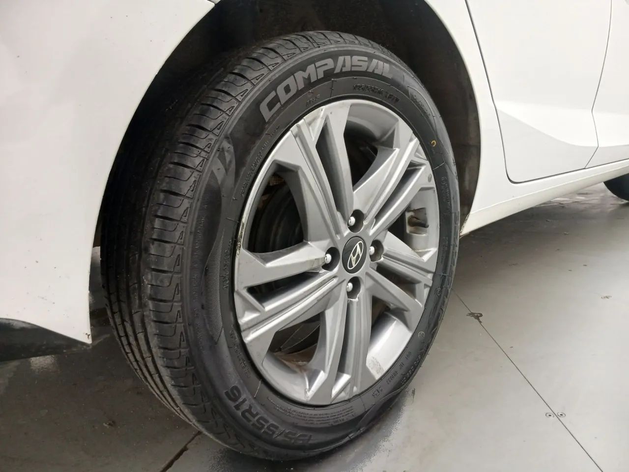 Hyundai HB20S Limited 1.0 TB Flex 12V Aut., foto 14 de 18