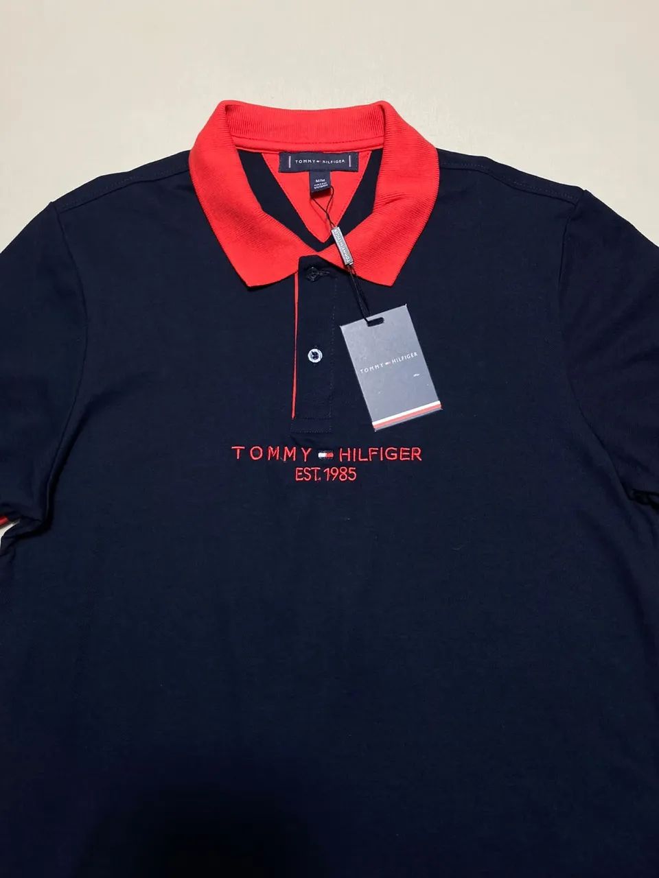 Camiseta Polo TH Azul Marinho/Vermelho - Foto 2