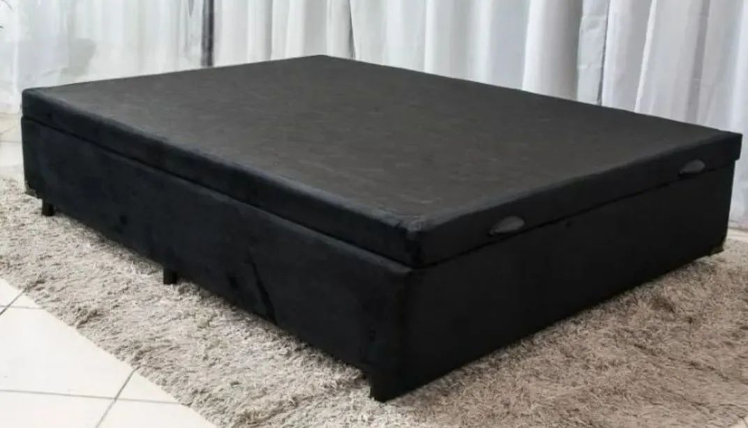 Cama casal com baú..contato *