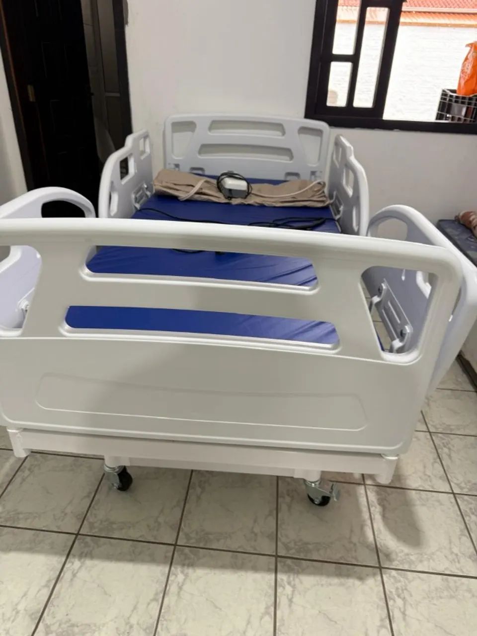 Cama Hospitalar Elétrica Motorizada Completa com Colchão - Foto 5