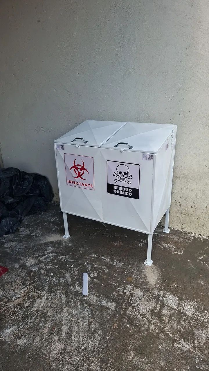 Lixeira para lixo infectantes  300 lts com divisória  - Foto 3